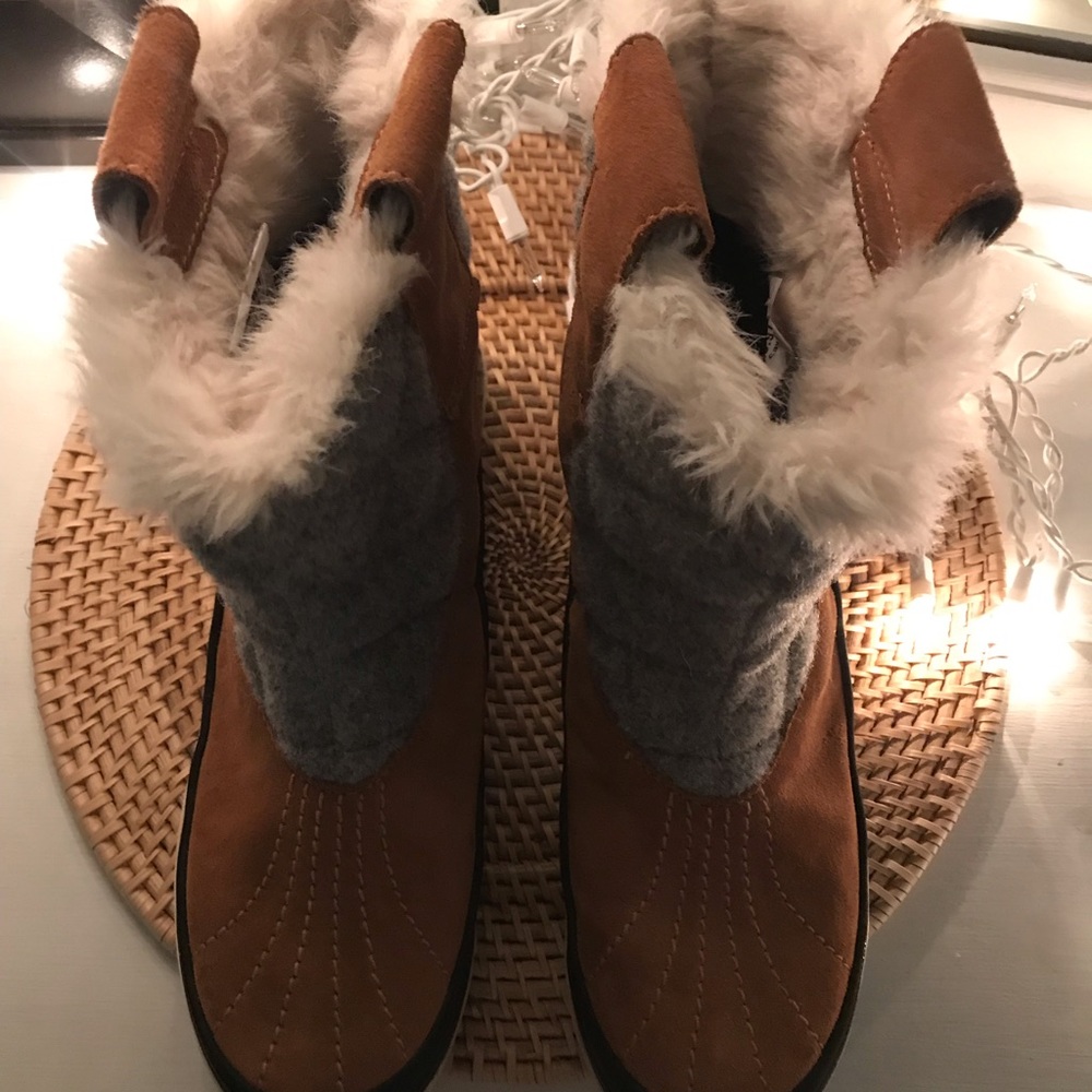 Brand new never worn!! SOREL boots size 8.5